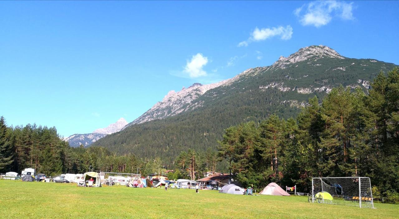 ホテル Camping Lechtal Vorderhornbach エクステリア 写真
