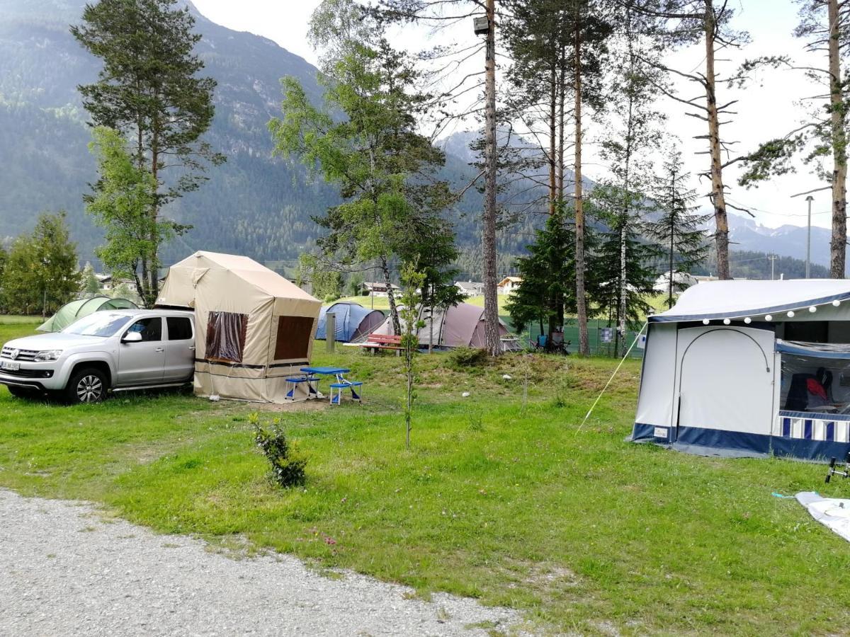 ホテル Camping Lechtal Vorderhornbach エクステリア 写真